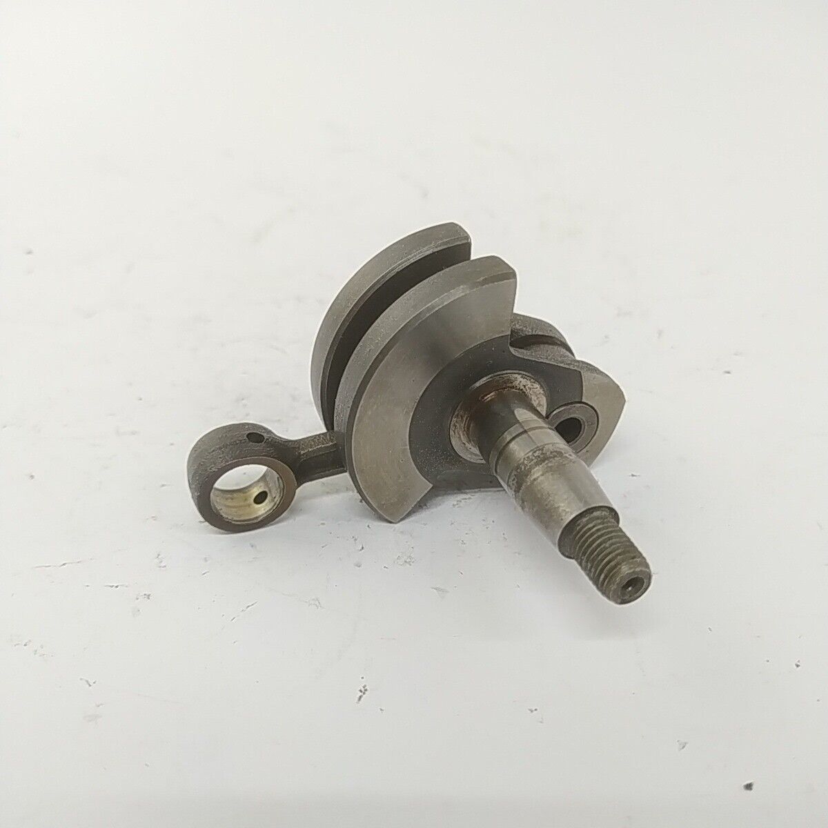 Ricambio usato ALBERO MOTORE originale per decespugliatore KAWASAKI TG 33