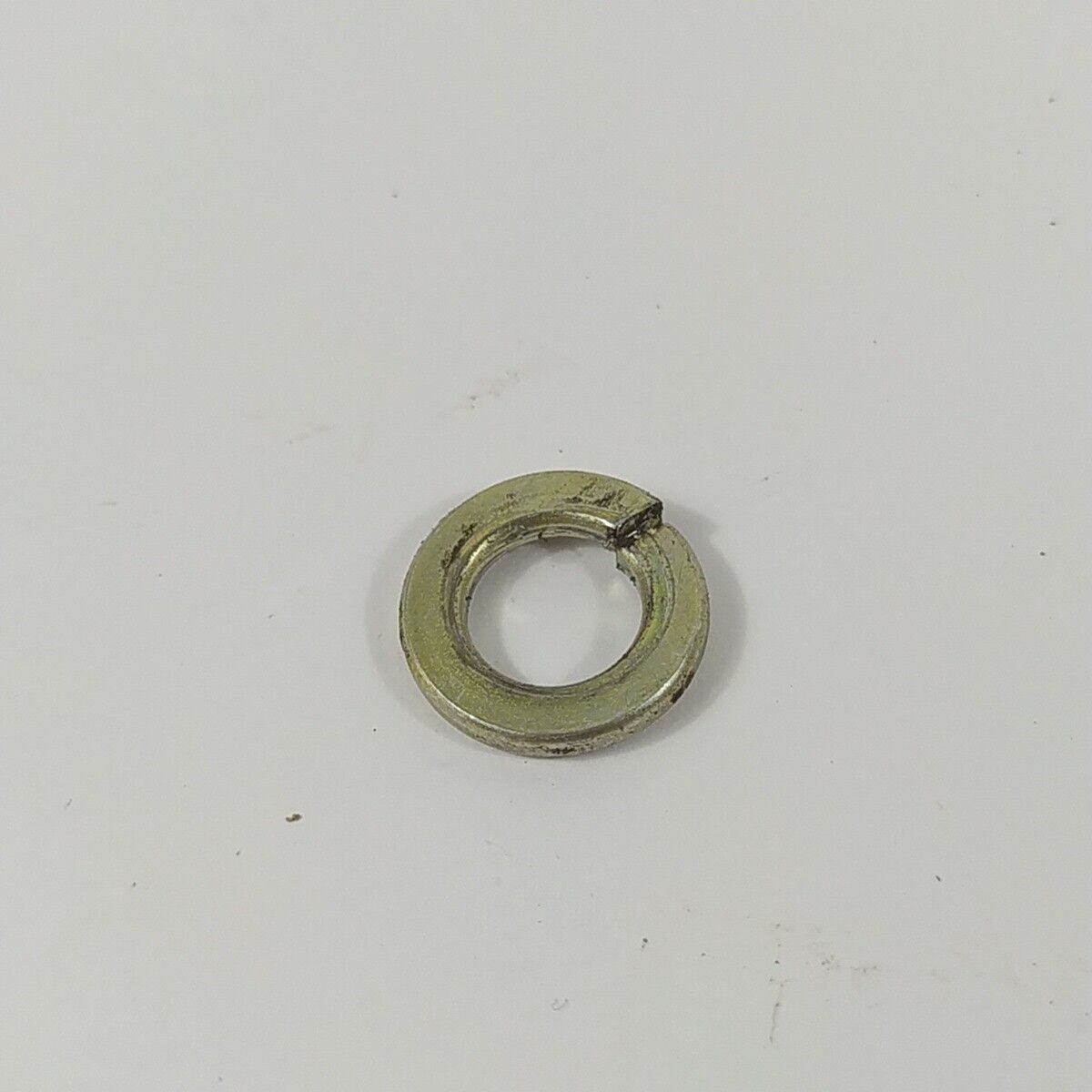 Ricambio usato RONDELLA E DADO ALBERO MOTORE per decespugliatore KAWASAKI TG 33