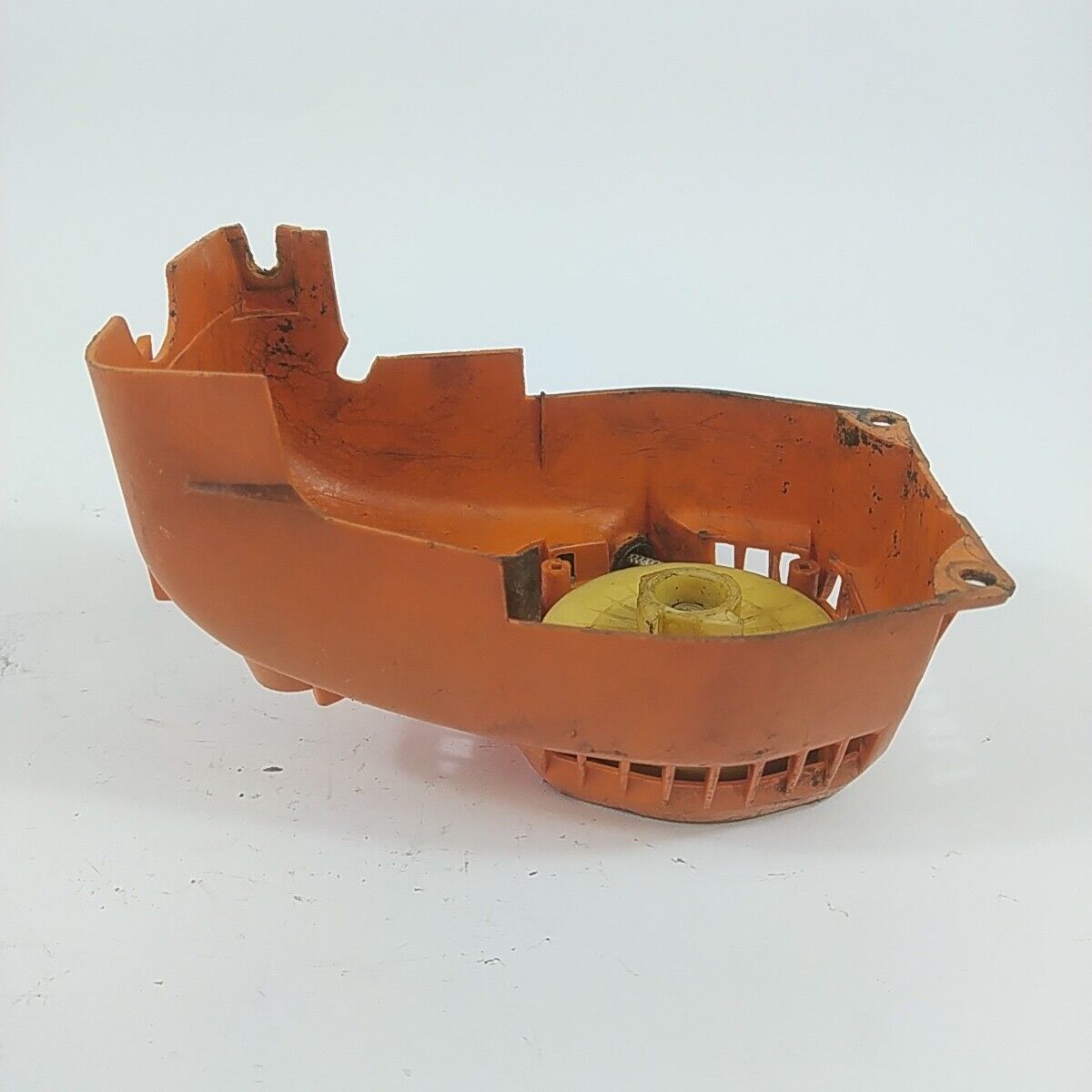 Ricambio usato COPERCHIO DI AVVIAMENTO A STRAPPO per DECESPUGLIATORE EMAK EFCO