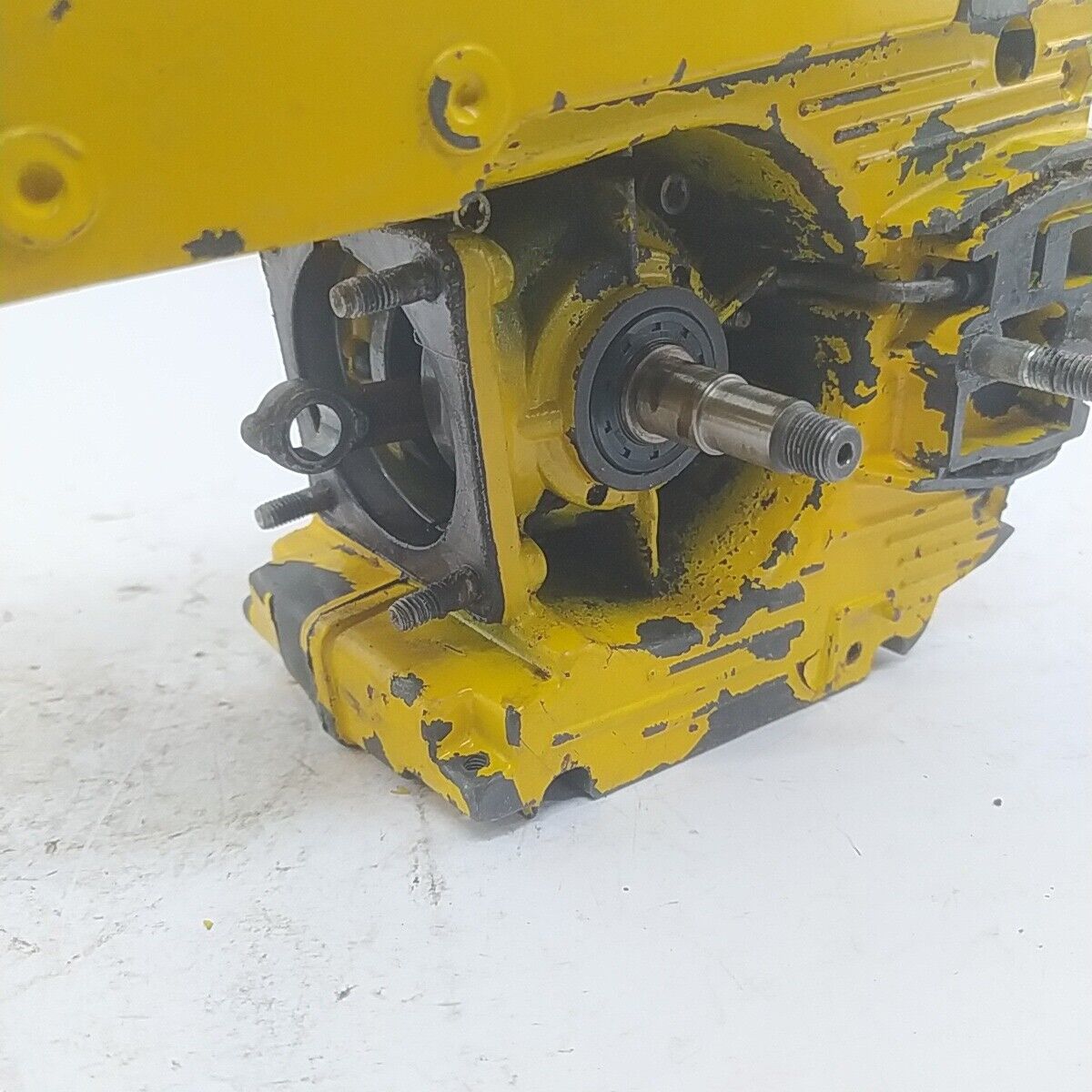 ricambio CARTER BASAMENTO ALBERO MOTORE Per motosega ALPINA PROF 70 usati