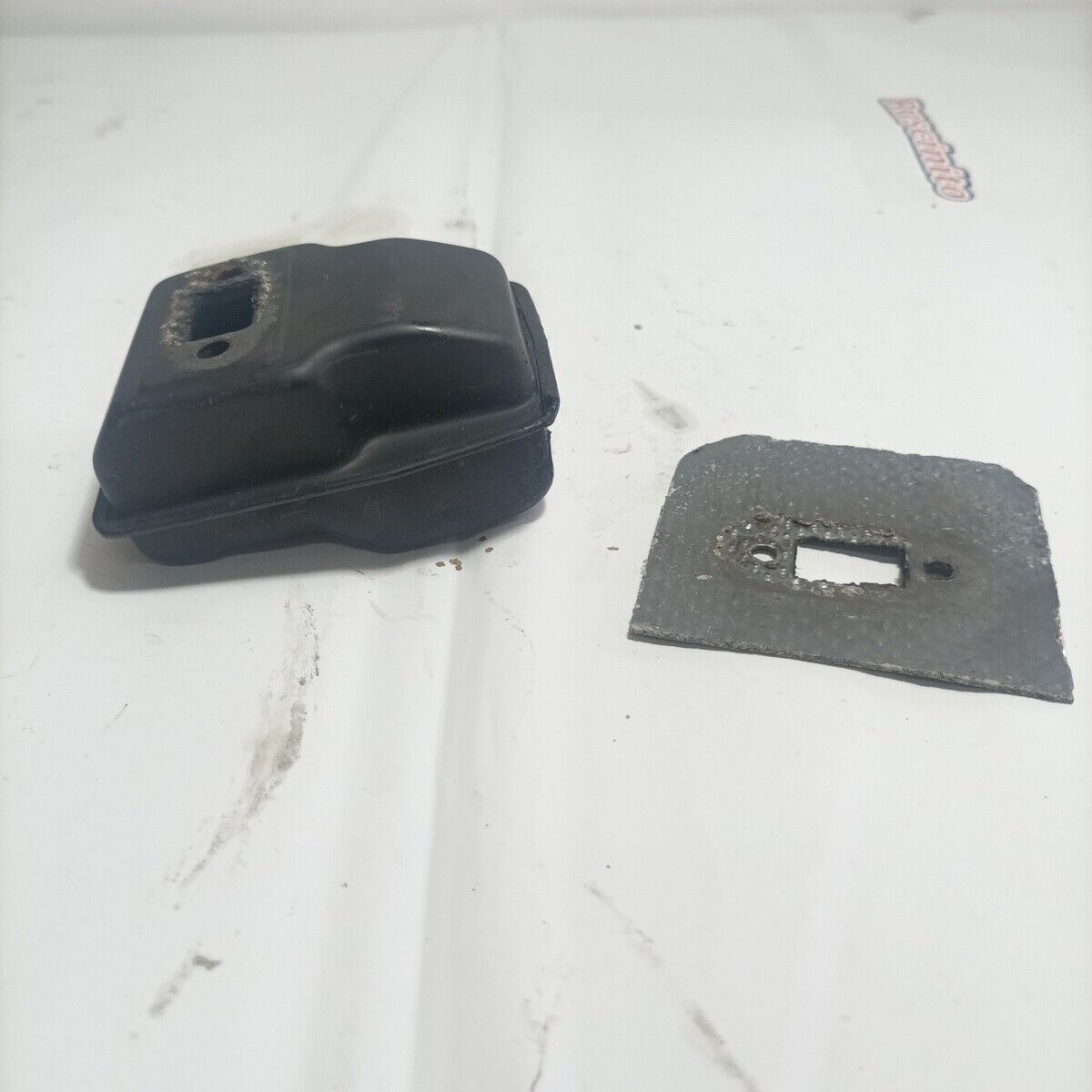 MARMITTA di Scarico SILENZIATORE  Usato per decespugliatore SANDRIGARDEN GBL 26 