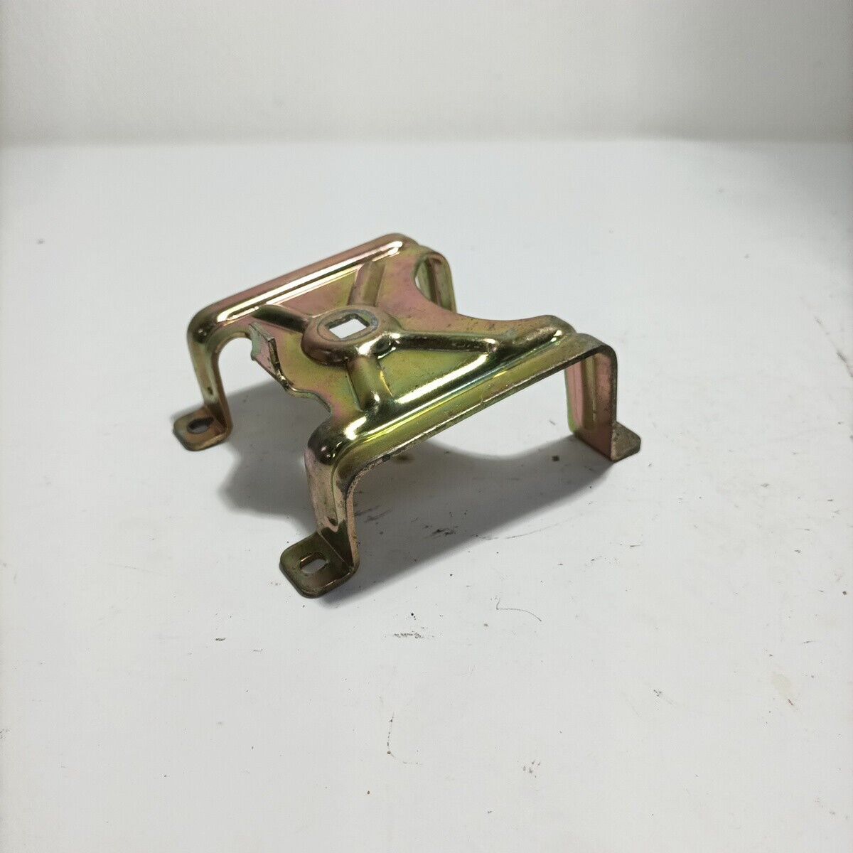 Ricambio STAFFA MOTORE A ZAINO usato per decespugliatore Emak Efco 8425