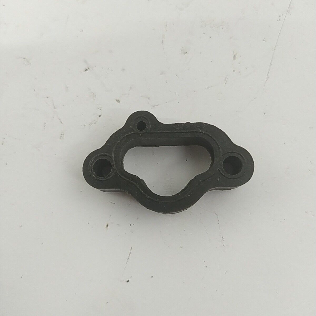 ricambi FLANGIA COLLETTORE CARBURATORE Per motosega castor ALPINA PROF 70 usati