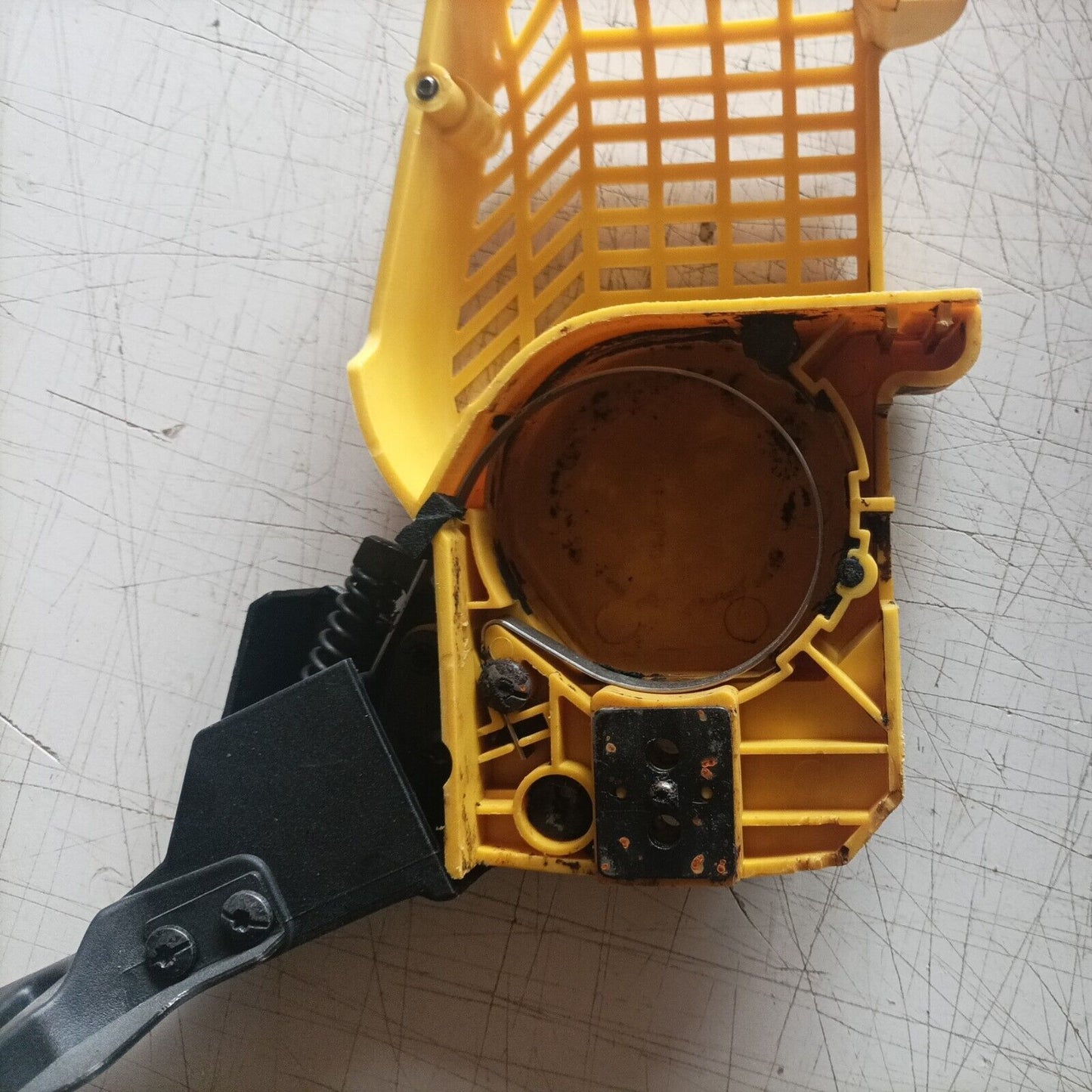 coperchio protezione FRENO CATENA PER MOTOSEGA KENDO CHAIN SAW 38 Cc usato