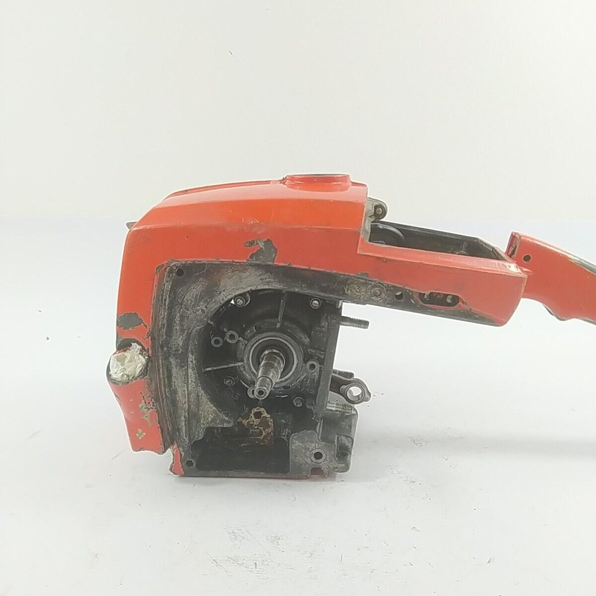 ricambio TELAIO BASAMENTO E ALBERO MOTORE MANICO per motosega CASTOR C 70 usati