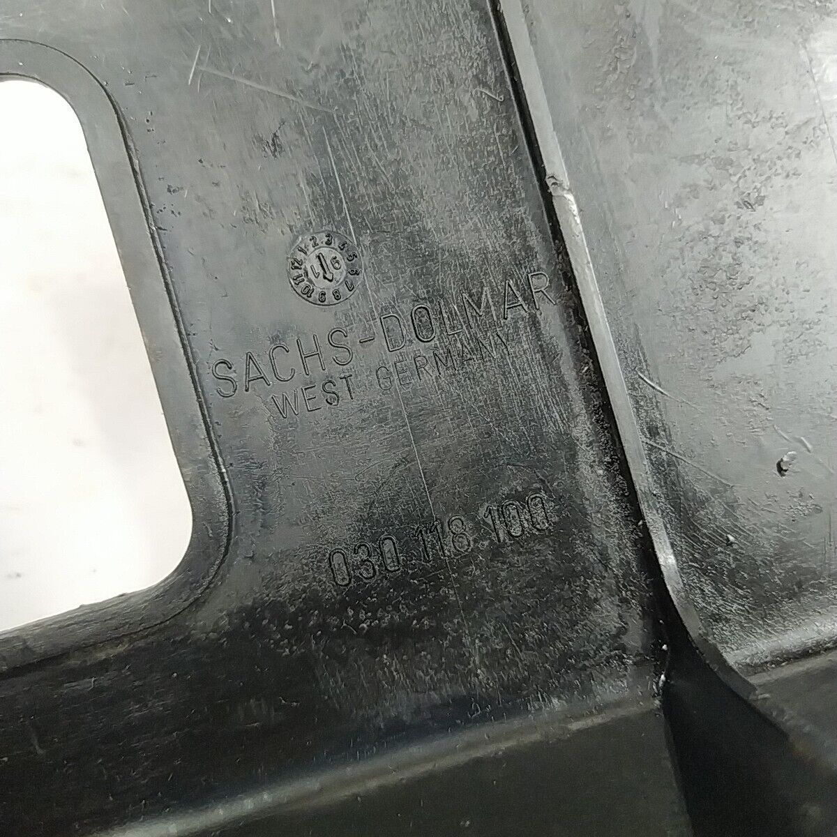 Ricambio usato COPERCHIO MOTORE E FILTRO DELL' ARIA per motosega DOLMAR 116 si
