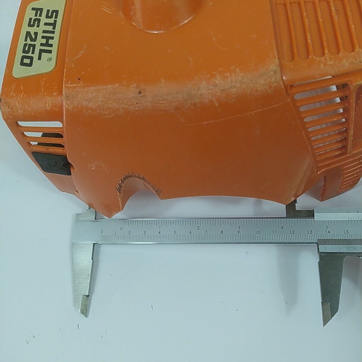 Ricambio per decespugliatore STIHL FS 250 COPERCHIO COPRI MOTORE CILINDRO usato