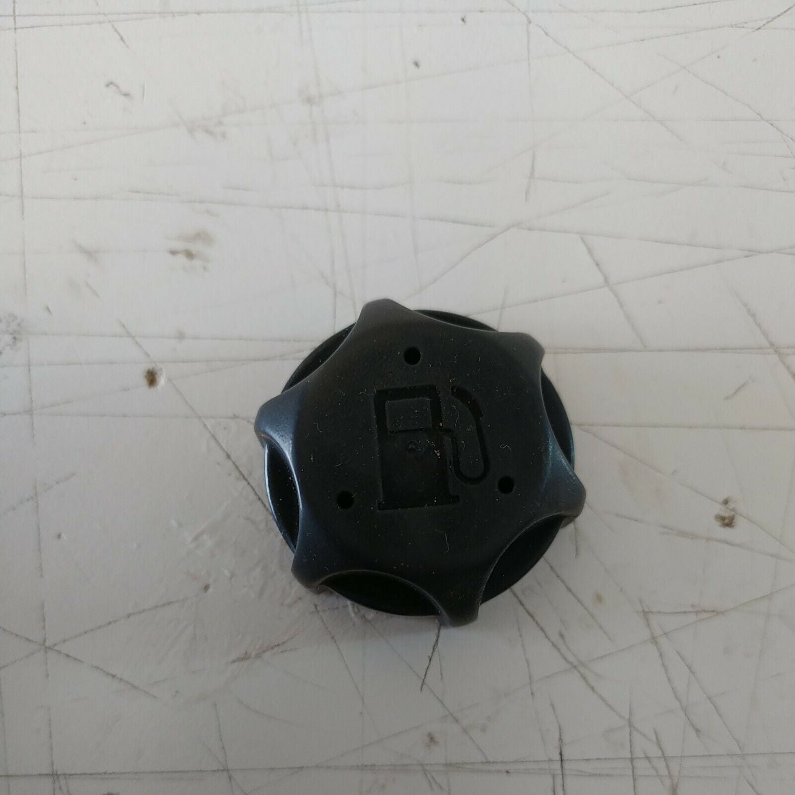TAPPO CARBURANTE SERBATOIO BRIGGS & STRATTON TOSAERBA XC 35 ricambi usati
