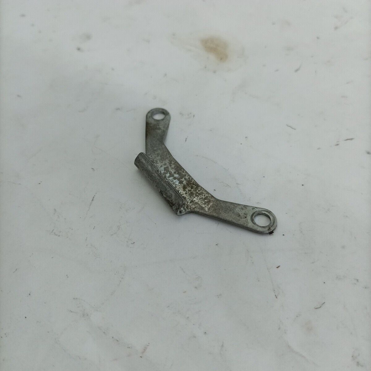 ricambio STAFFA SERBATOIO BENZINA usato per decespugliatore KAWASAKI TD 33