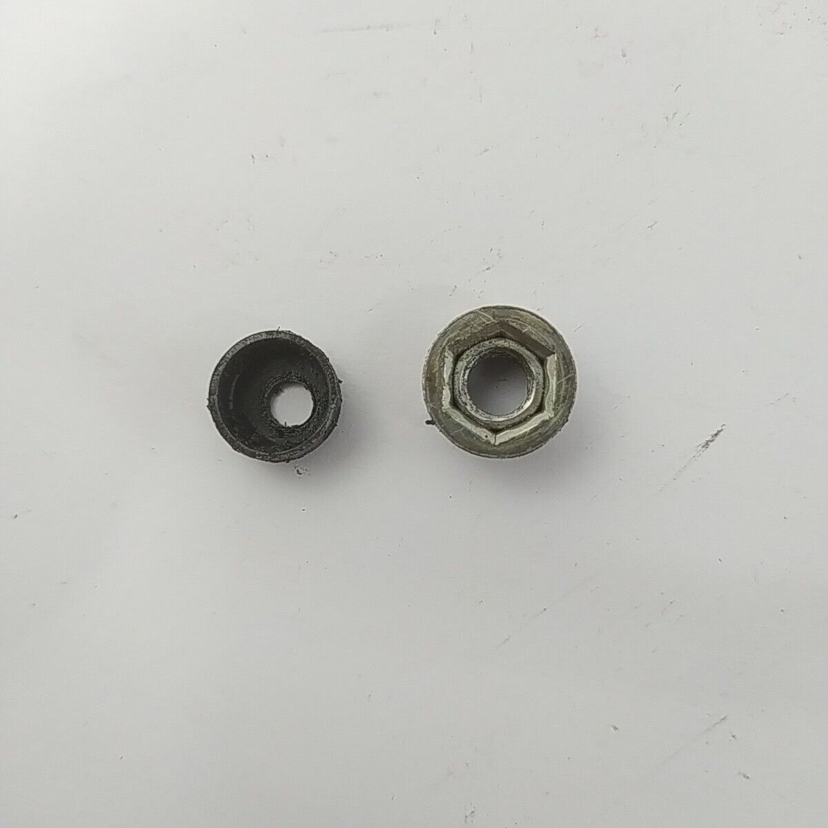 Ricambi MOTOSEGA EFCO BLITZ 35 OLEOMAC usati PROTEZIONE FRENO CAMPANA CATENA