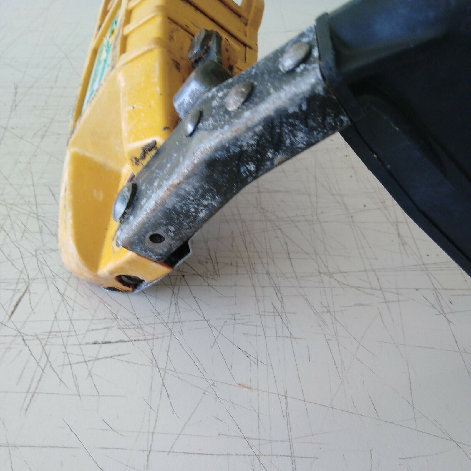 ricambio usato CARTER CATENA FRENO coperchio FRIZIONE MOTOSEGA CASTOR ALPINA 45