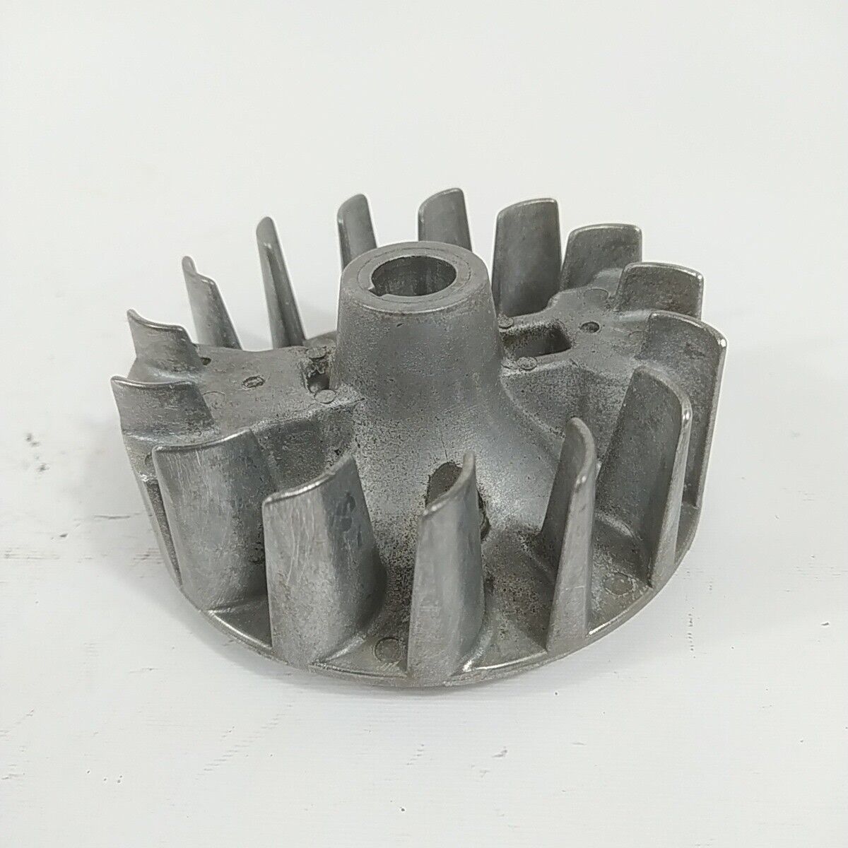 Ricambio VOLANO MAGNETICO DI AVVIAMENTO usato decespugliatore MITSUBISHI TL 52