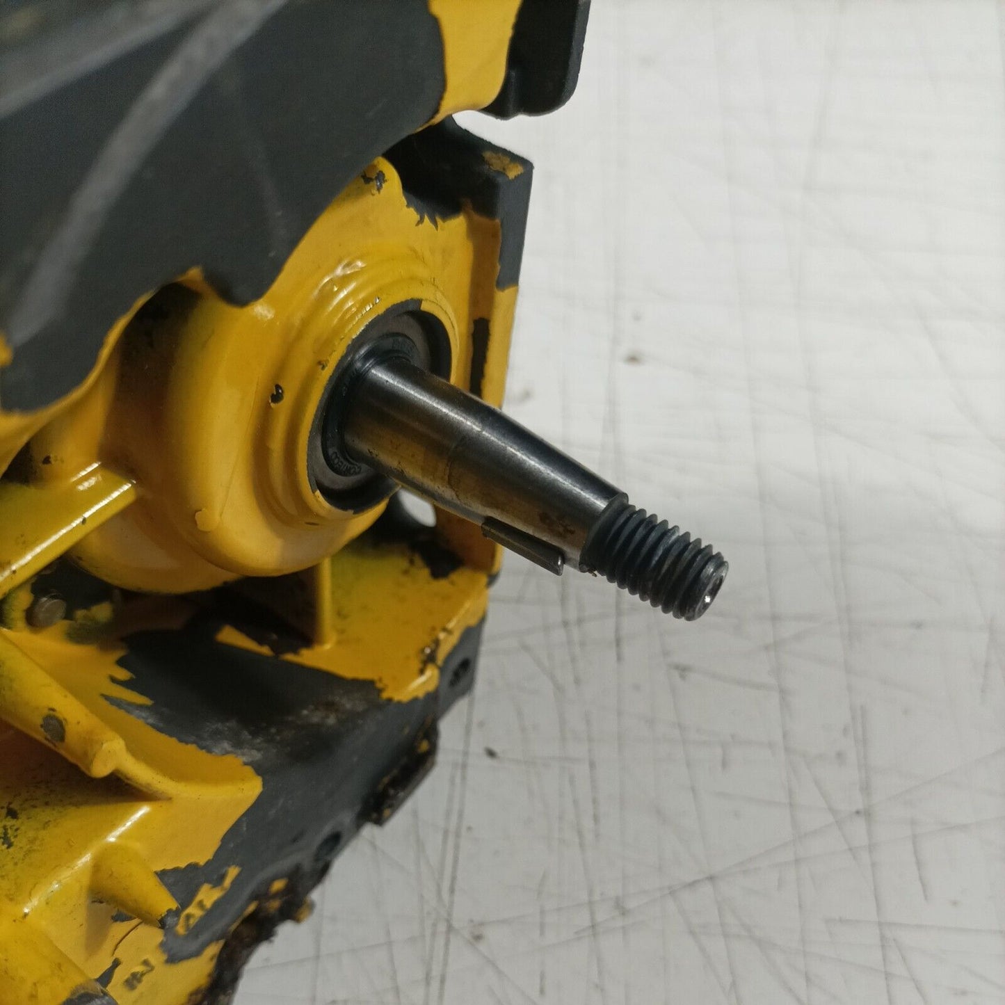 ricambi usati per MOTOSEGA ALPINA A 41 ALBERO MOTORE carter  basamento SERBATOIO