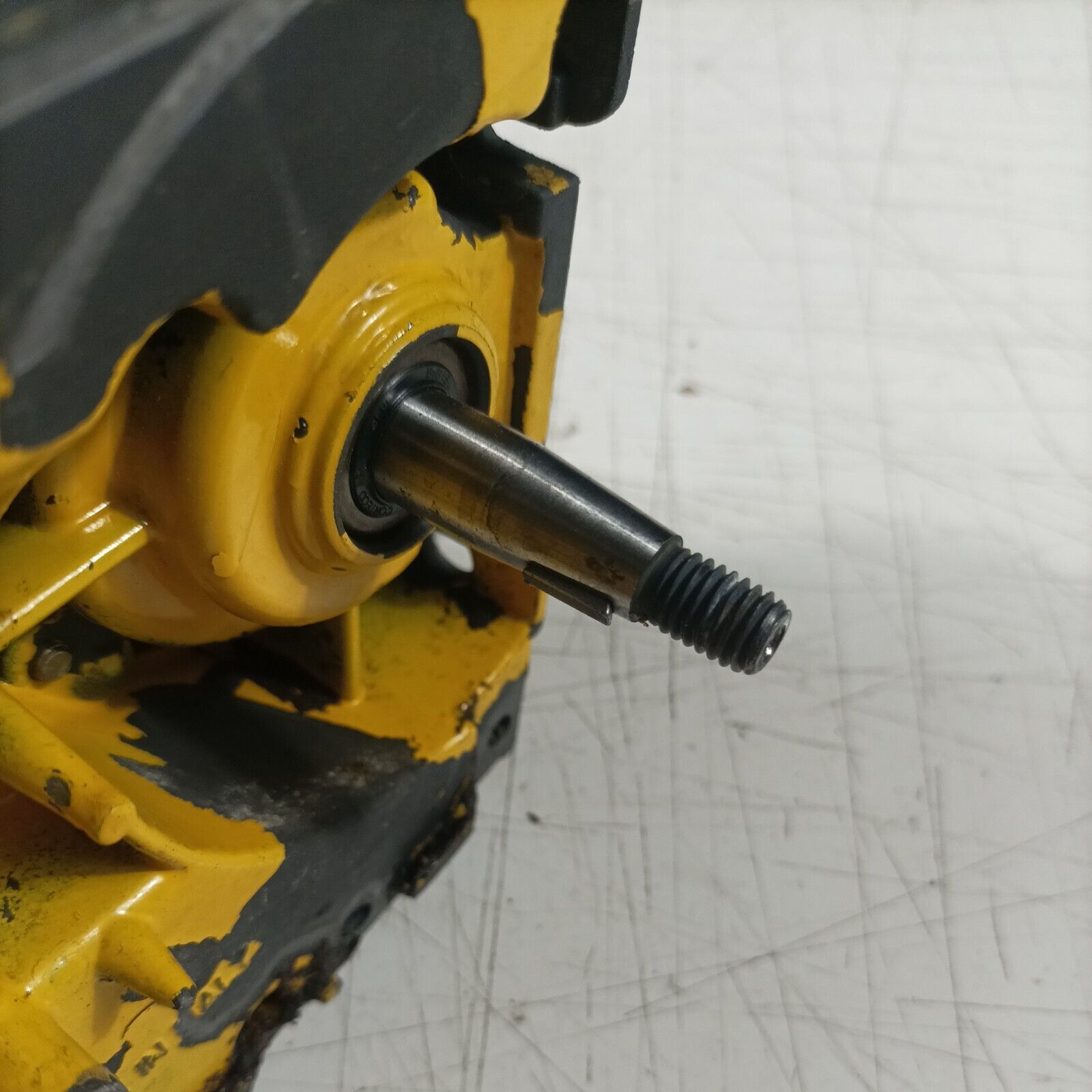 ricambi usati per MOTOSEGA ALPINA A 41 ALBERO MOTORE carter  basamento SERBATOIO