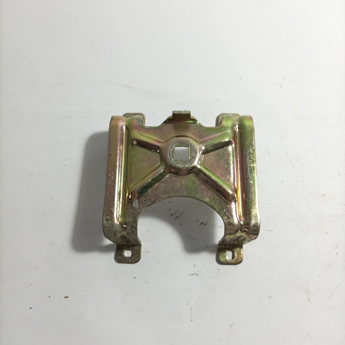Ricambio STAFFA MOTORE A ZAINO usato per decespugliatore Emak Efco 8425