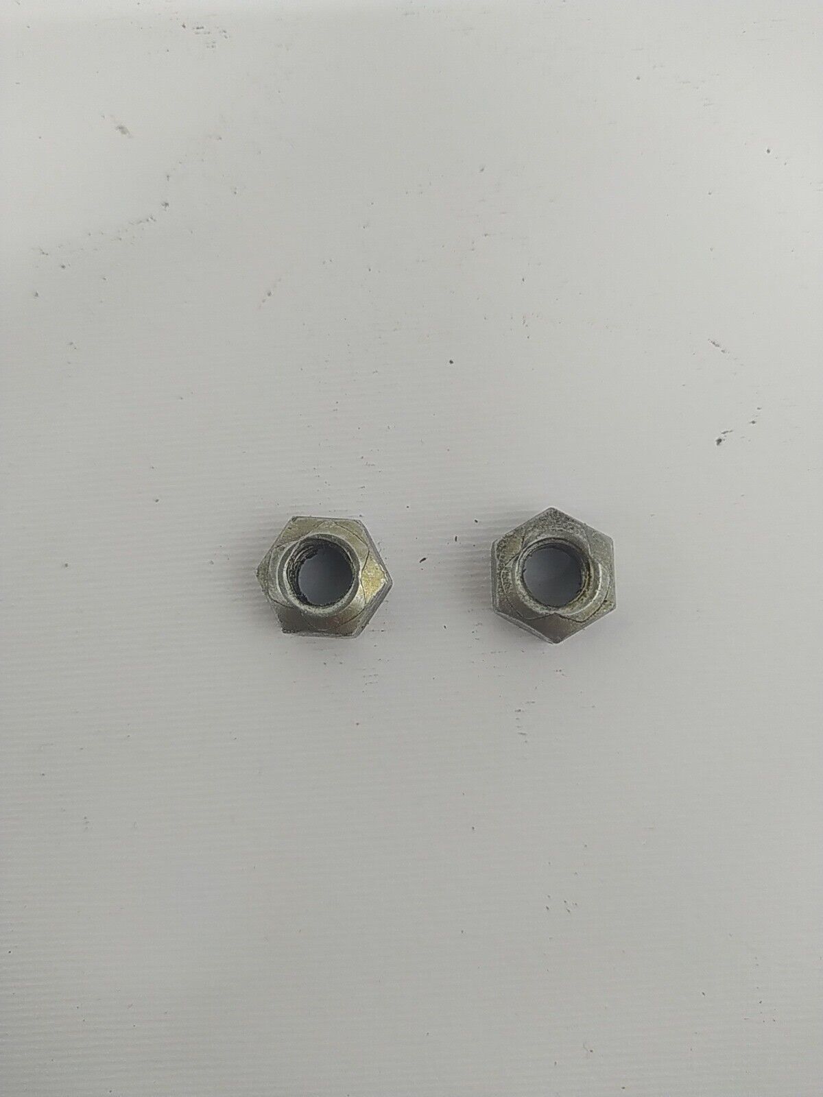 Ricambi MOTOSEGA ALPINA P 34 castor usati 1 DADO VOLANO ALBERO MOTORE BULLONE