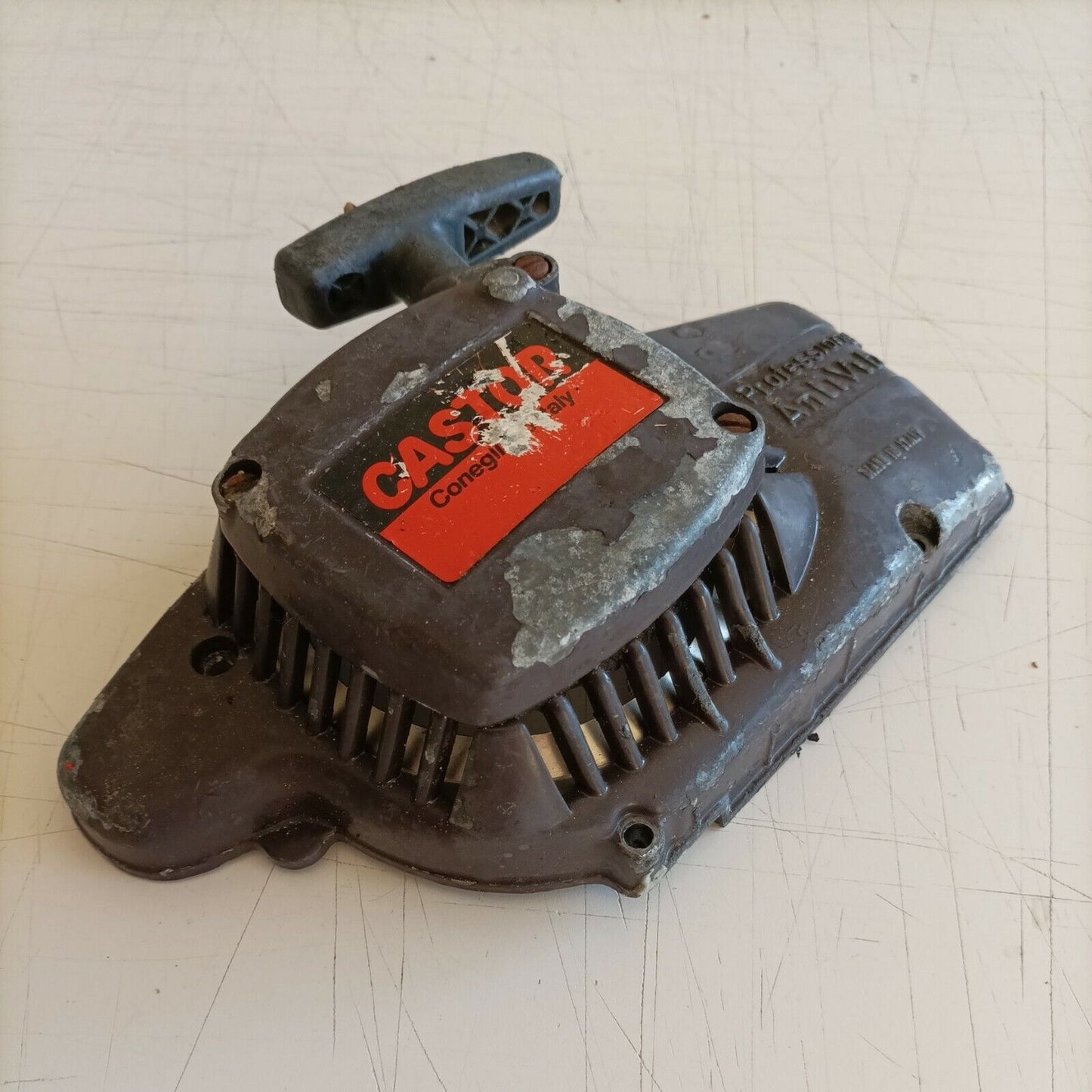 COPERCHIO AVVIAMENTO TRASCINATORE COMPLETO PER MOTOSEGA CASTOR ALPINA 55  65