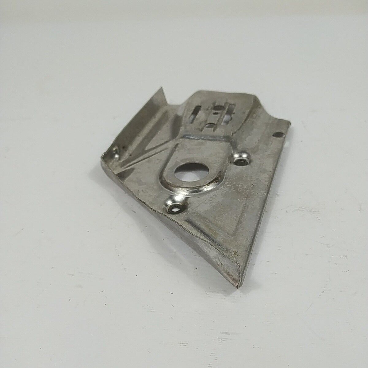 Ricambio per motosega ALPINA 500 PIASTRA COPERCHIO POMPA OLIO FRIZIONE usato