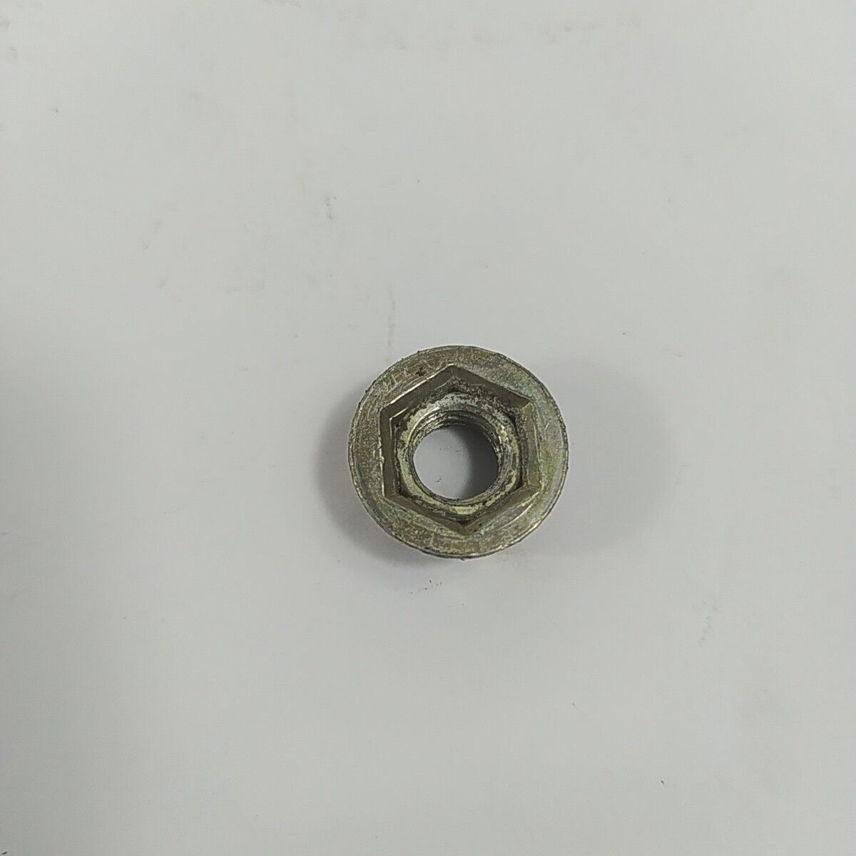 Ricambio DADO BULLONE VOLANO Usato per decespugliatore Mcculloch ELITE 3000