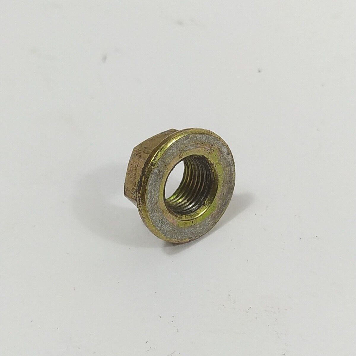 Ricambio DADO VOLANO albero motore usato per decespugliatore Komatsu ZENOAH G4K