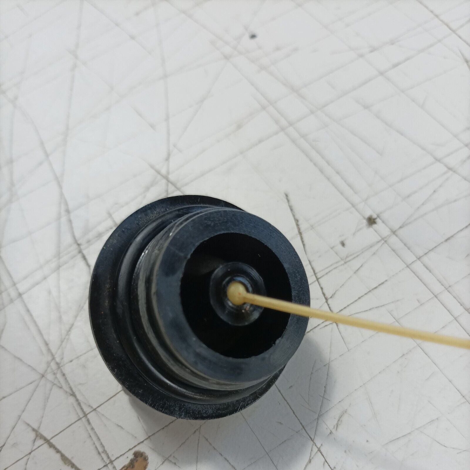 MOTOSEGA OLEOMAC OM 251 KIT TAPPO SERBATOIO CARBURANTE MISCELA ricambi usati