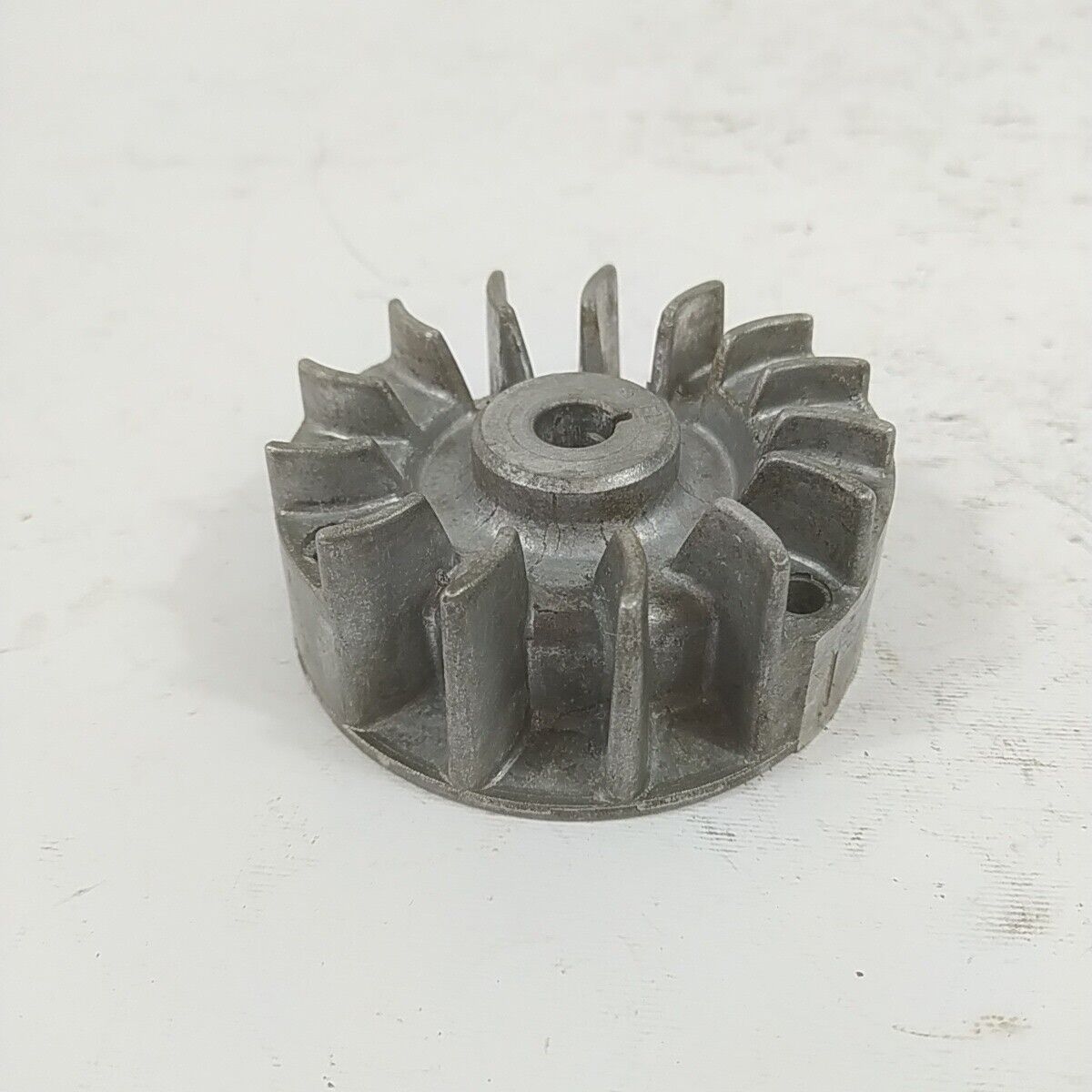 Ricambio VOLANO MAGNETICO usato DECESPUGLIATORE mcculloch SUPER MAC 26