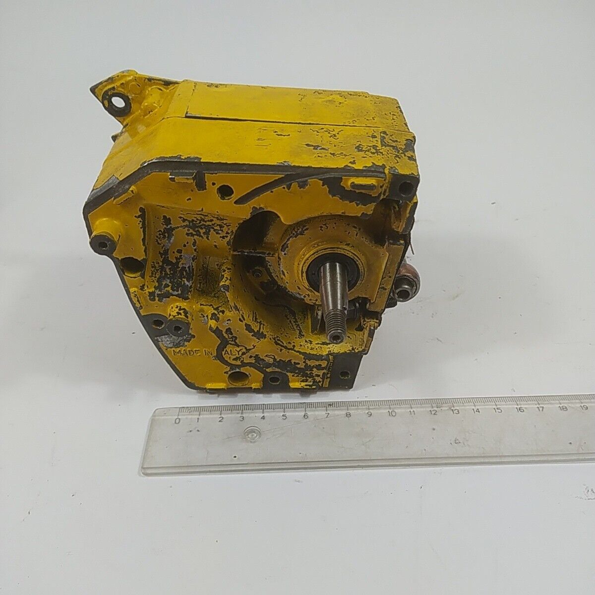 ricambi usati CARTER BASAMENTO ALBERO MOTORE per motosega ALPINA CASTOR prof 45 