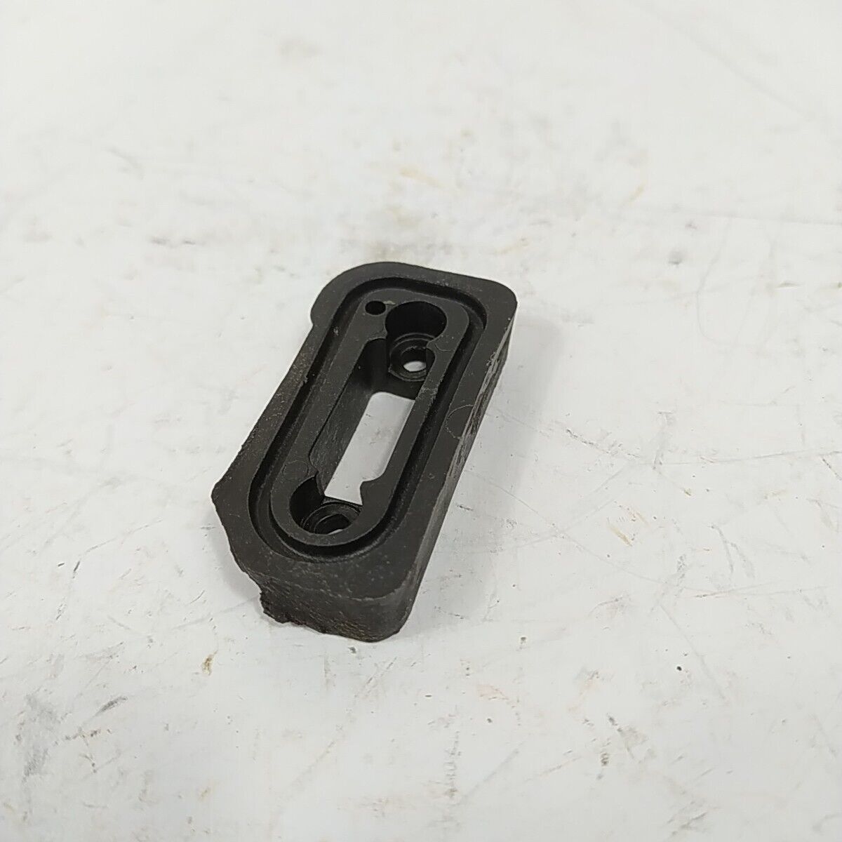ricambio usato FLANGIA COLLETTORE CARBURATORE per motosega CASTOR CP70 ALPINA 60