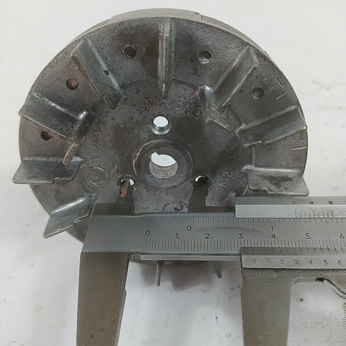 Ricambio DECESPUGLIATORE kawasaki kt 17 VOLANO DI AVVIAMENTO MR3702 4193  usato