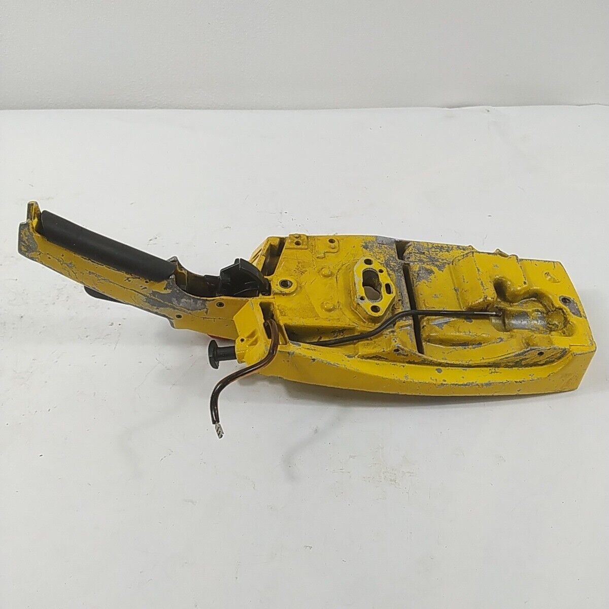 Ricambi IMPUGNATURA MANIGLIA PER MOTOSEGA MCCULLOCH PRO MAC 555 usati