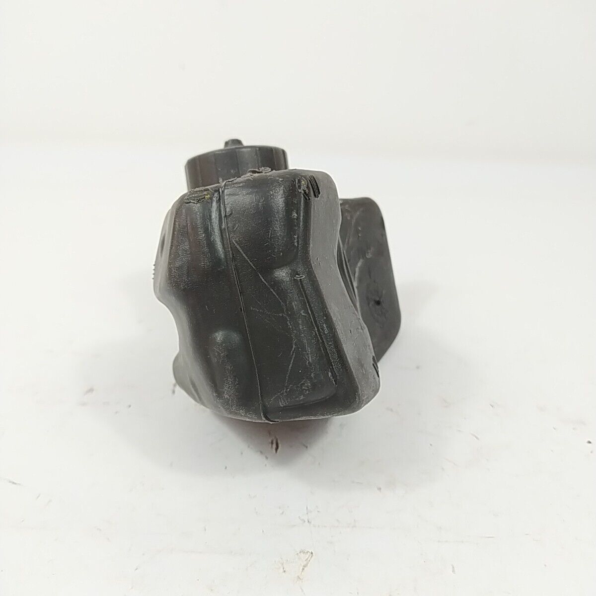 serbatoio CARBURANTE E TAPPO PER MOTOSEGA POULAN 2000 2.0 C.I ricambi usati