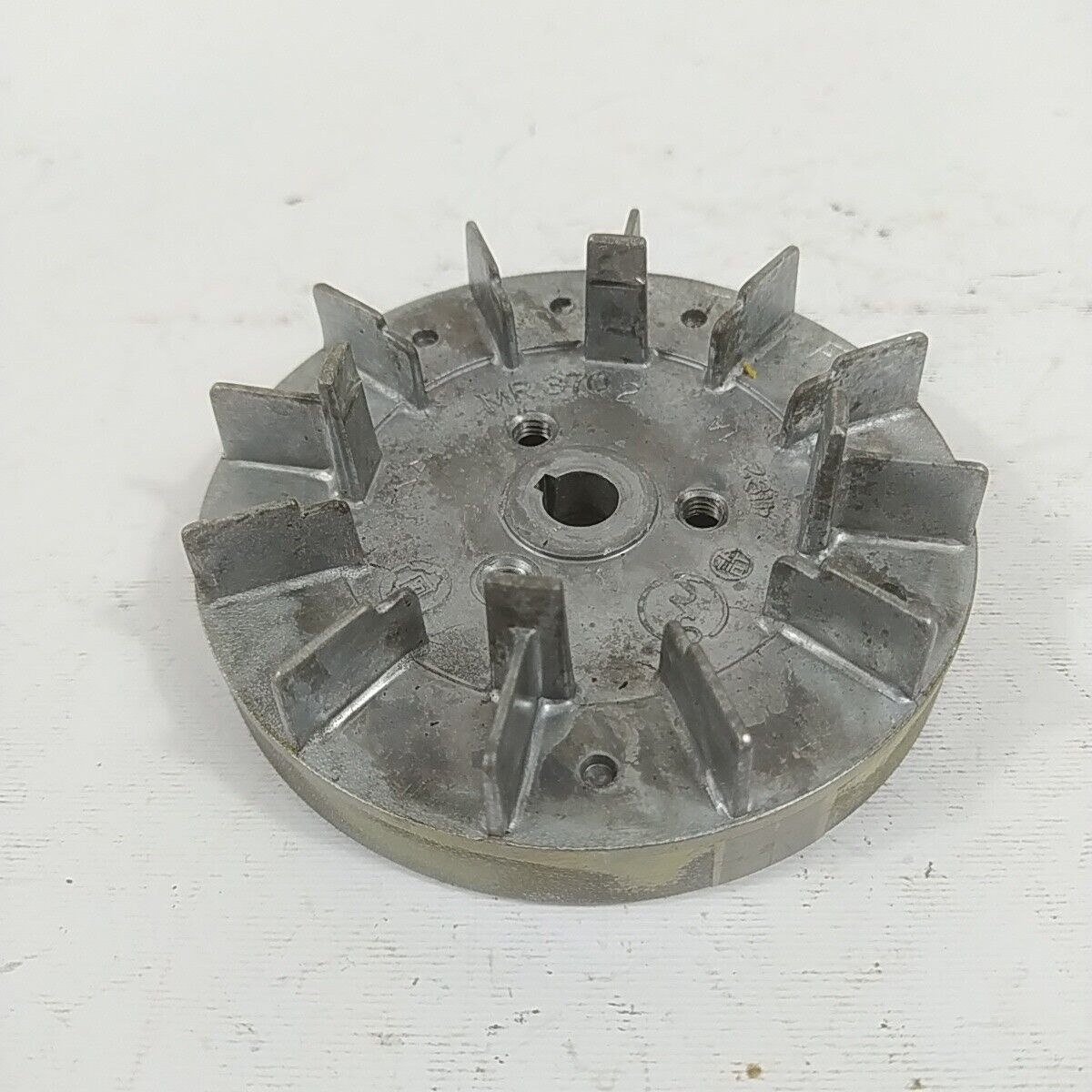 Ricambio DECESPUGLIATORE kawasaki kt 17 VOLANO DI AVVIAMENTO MR3702 4193  usato