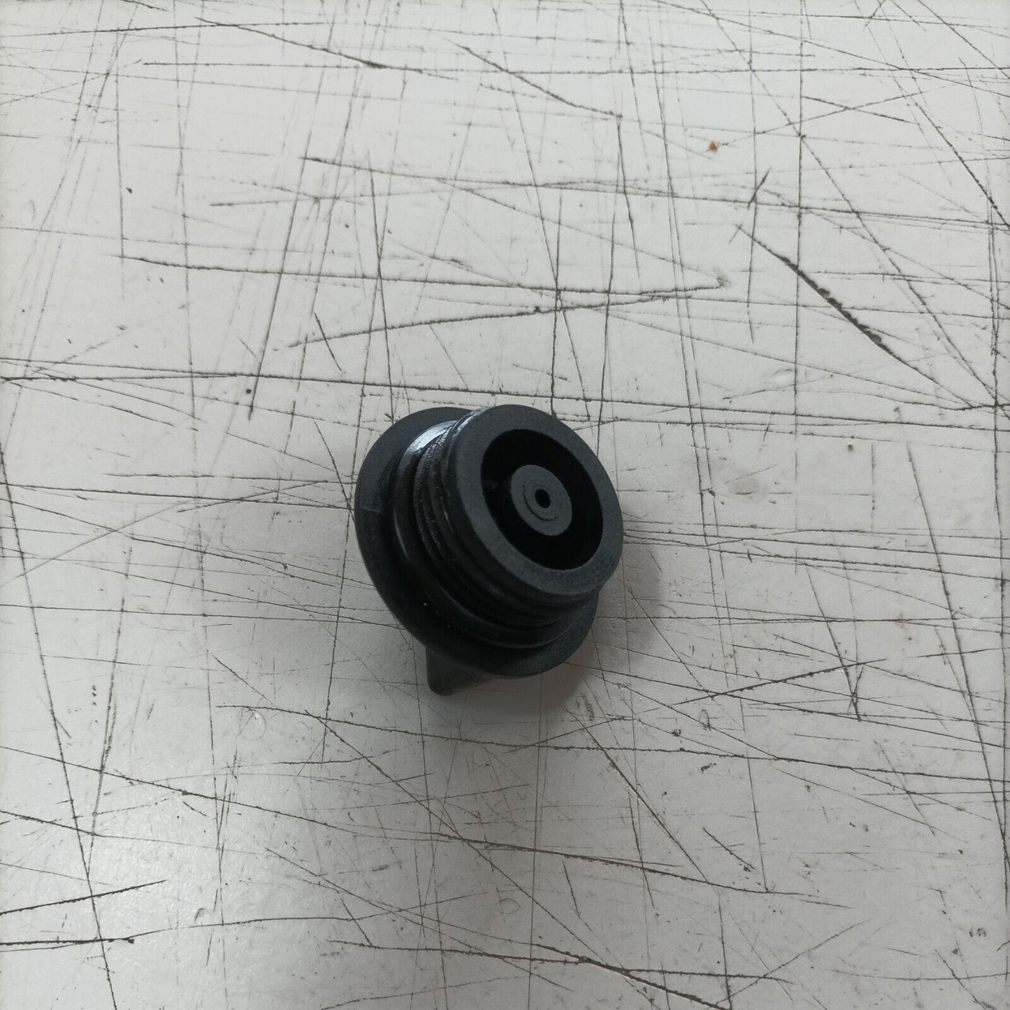 MOTOSEGA OLEOMAC OM 251 TAPPO SERBATOIO carburante MIX MISCELA ricambi usati