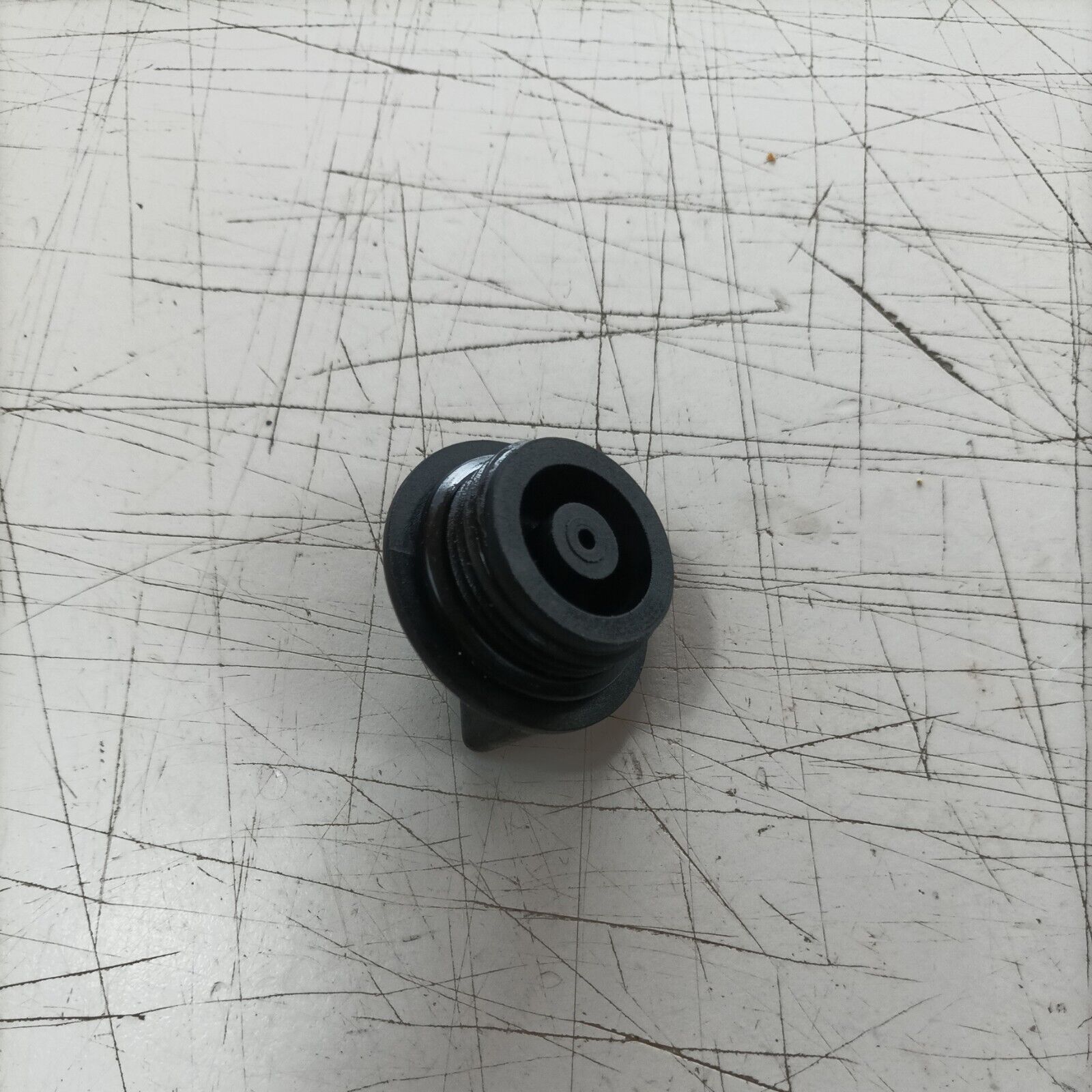 MOTOSEGA OLEOMAC OM 251 TAPPO SERBATOIO carburante MIX MISCELA ricambi usati