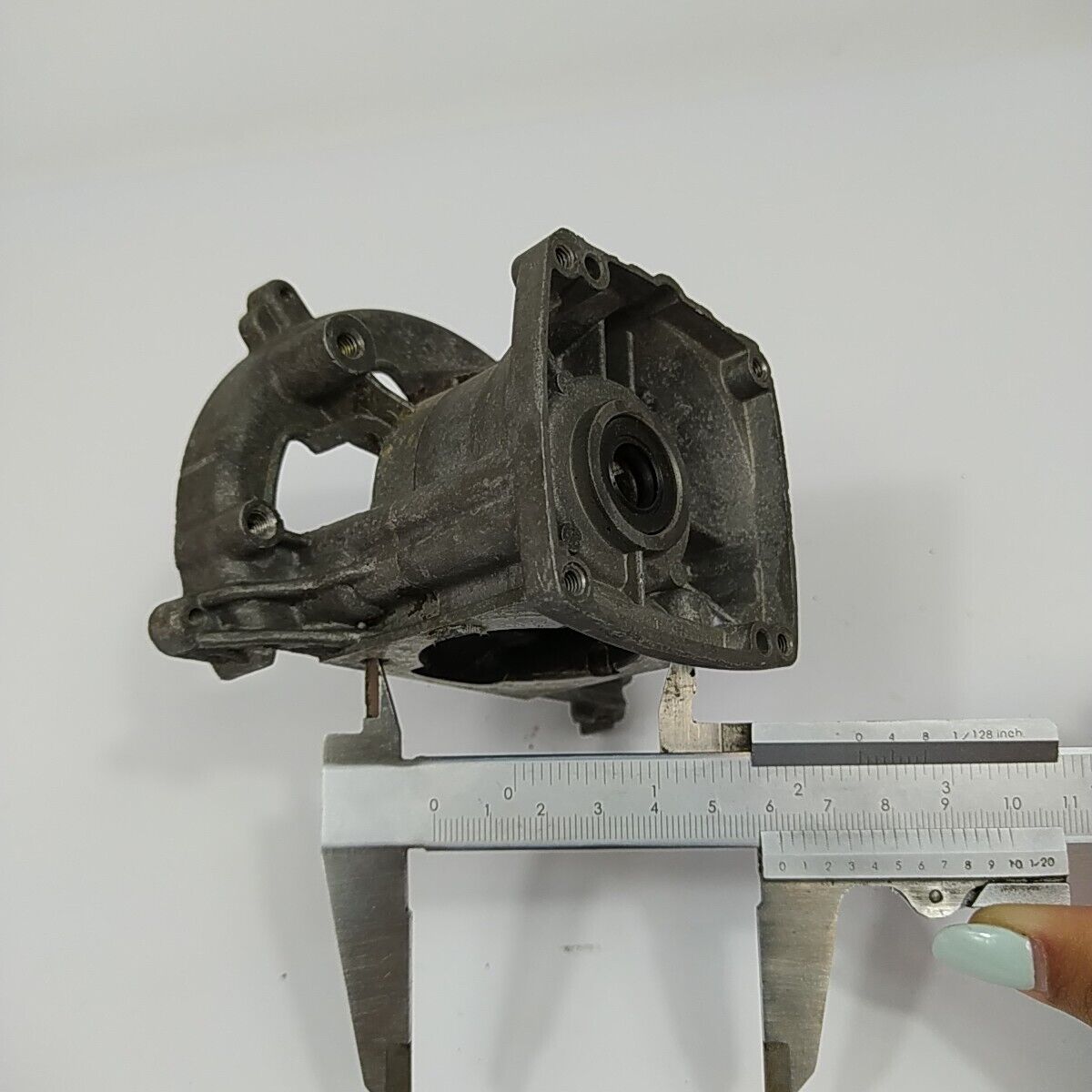 CARTER BASAMENTO ALBERO MOTORE per decespugliatore ECHO SRM 2455 ricambi usati