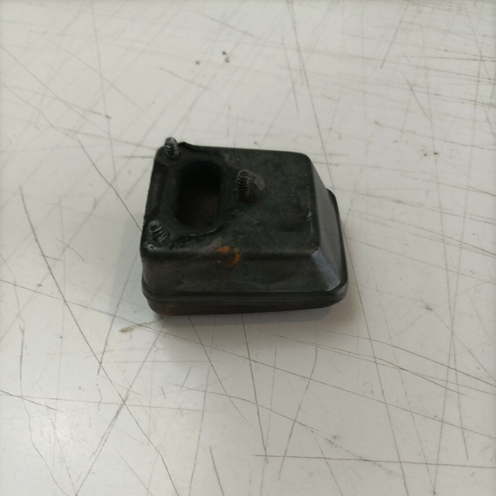 SCARICO MARMITTA TERMINALE PER MOTOSEGA POULAN 2000 2.0 C.I ricambi usati