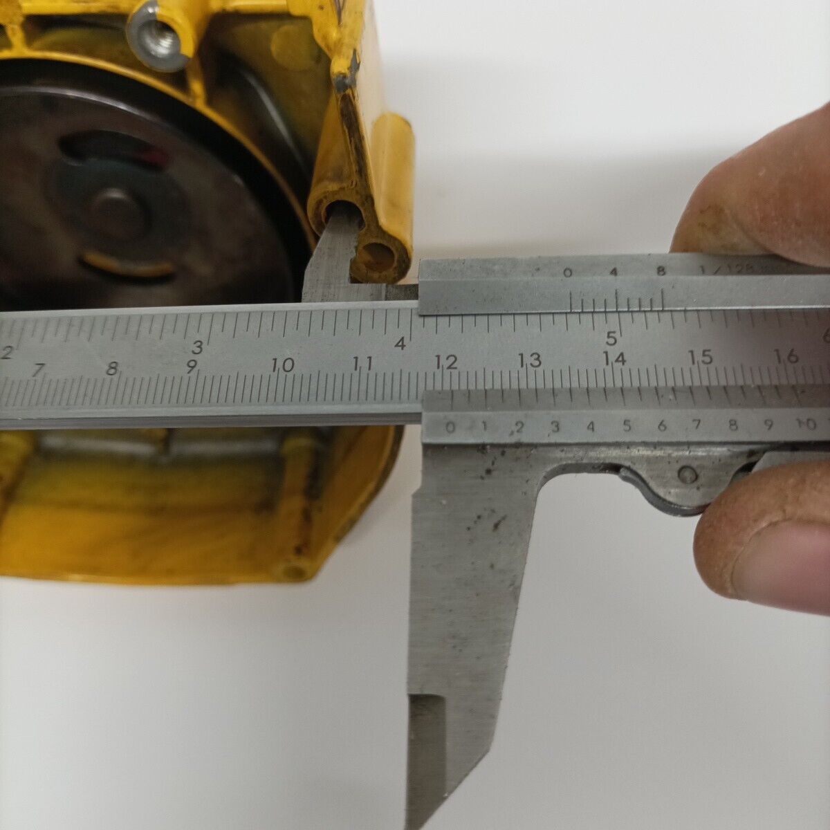 Ricambio supporto CAMPANA FRIZIONE usato decespugliatore EMAK DYNAMAC DB 40 L