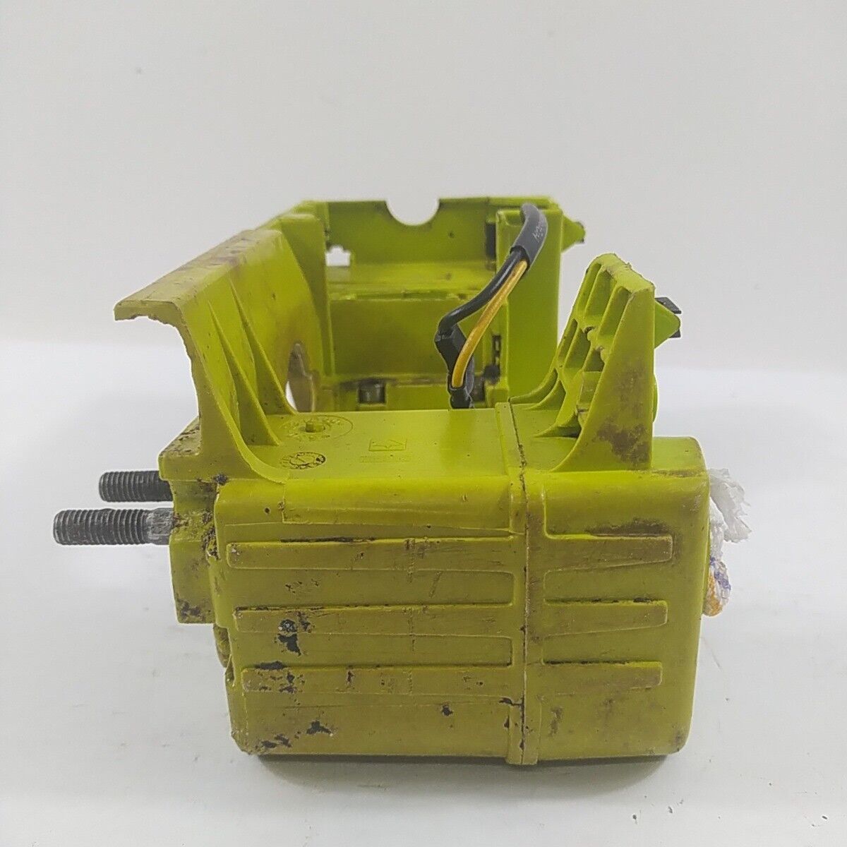 Ricambio BASAMENTO CILINDRO SERBATOIO CARBURANTE PER MOTOSEGA POULAN usato