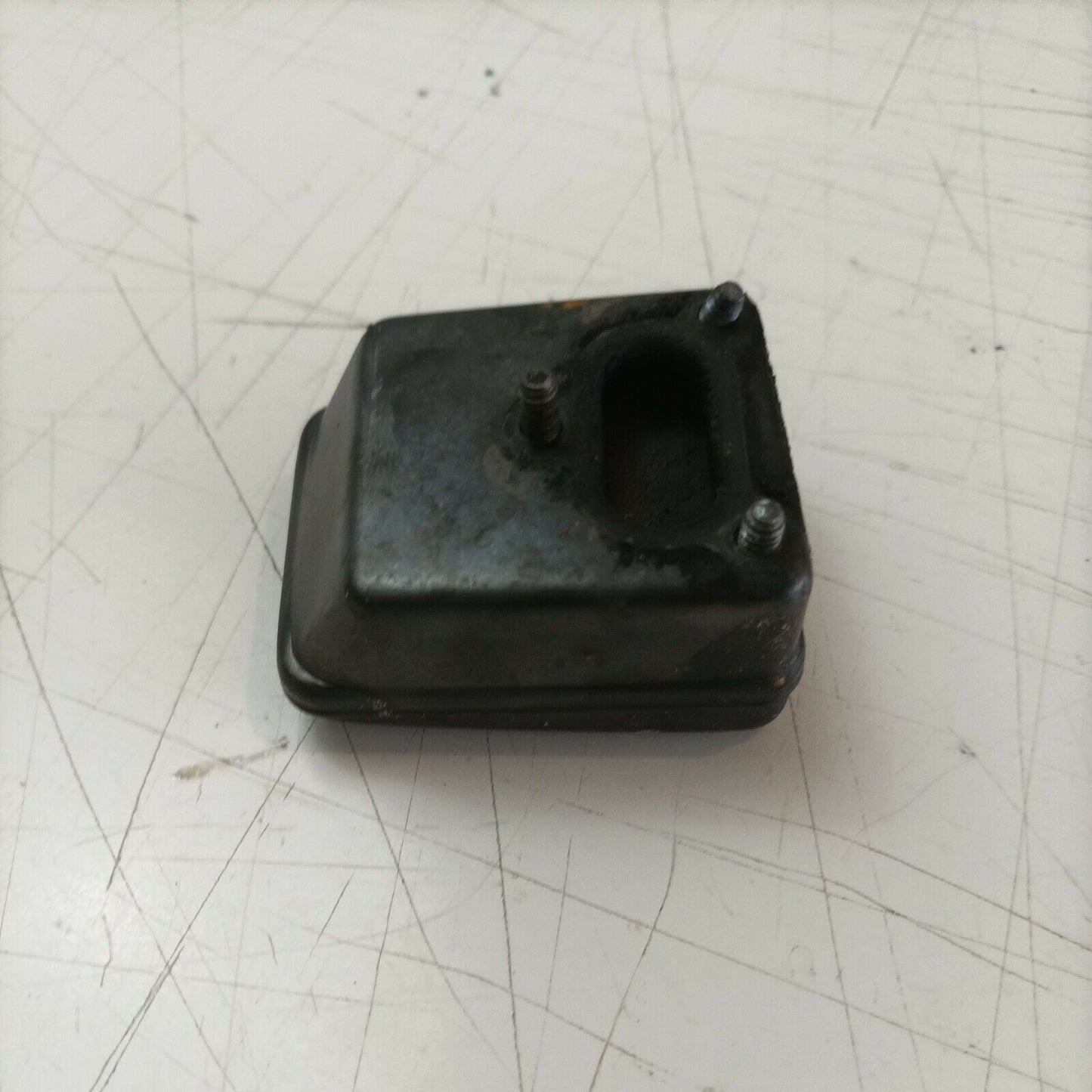 SCARICO MARMITTA TERMINALE PER MOTOSEGA POULAN 2000 2.0 C.I ricambi usati
