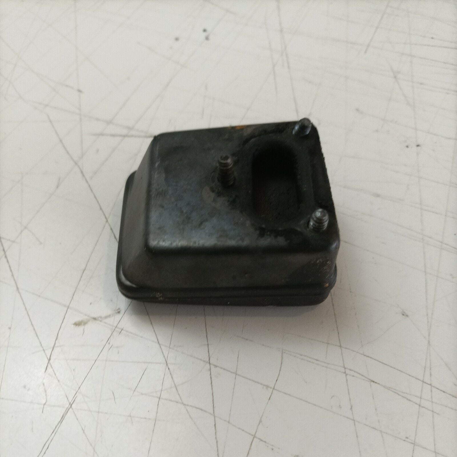 SCARICO MARMITTA TERMINALE PER MOTOSEGA POULAN 2000 2.0 C.I ricambi usati
