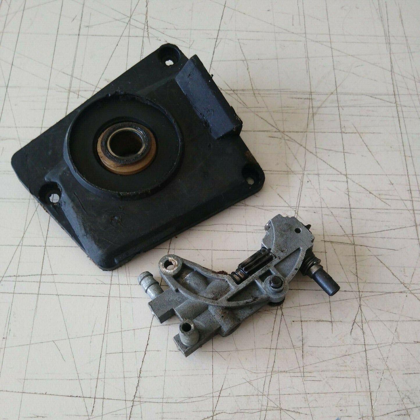 pompa olio CON INGRANAGGIO PER MOTOSEGA CINESE 5200 4500 5800 45cc ricambi usati