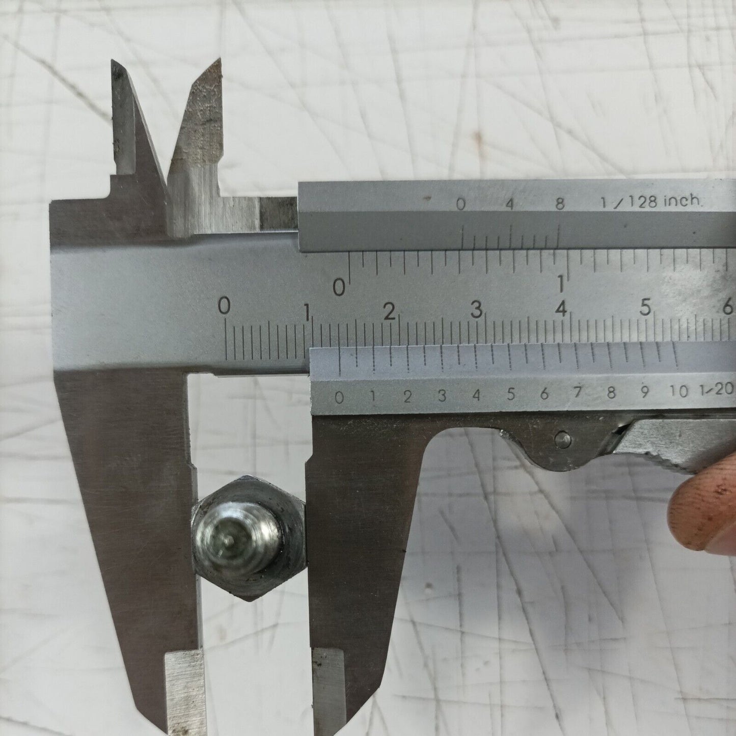 MOTOSEGA OLEOMAC OM 251 PERNO bullone PASSAGGIO CATENA LAMA ricambi usati