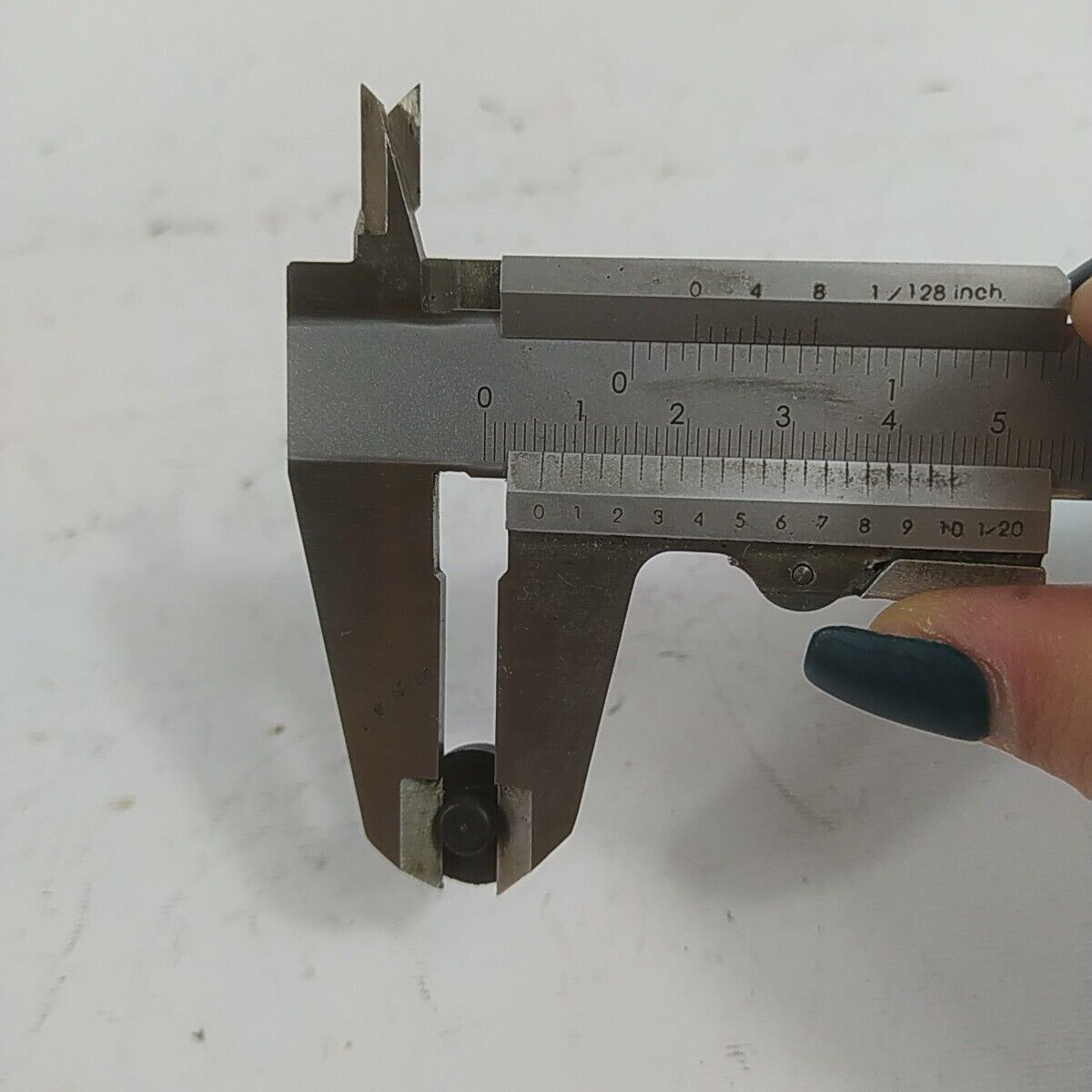 Ricambio STAFFA GOMMINI SERBATOIO usato per decespugliatore MITSUBISHI TL 52