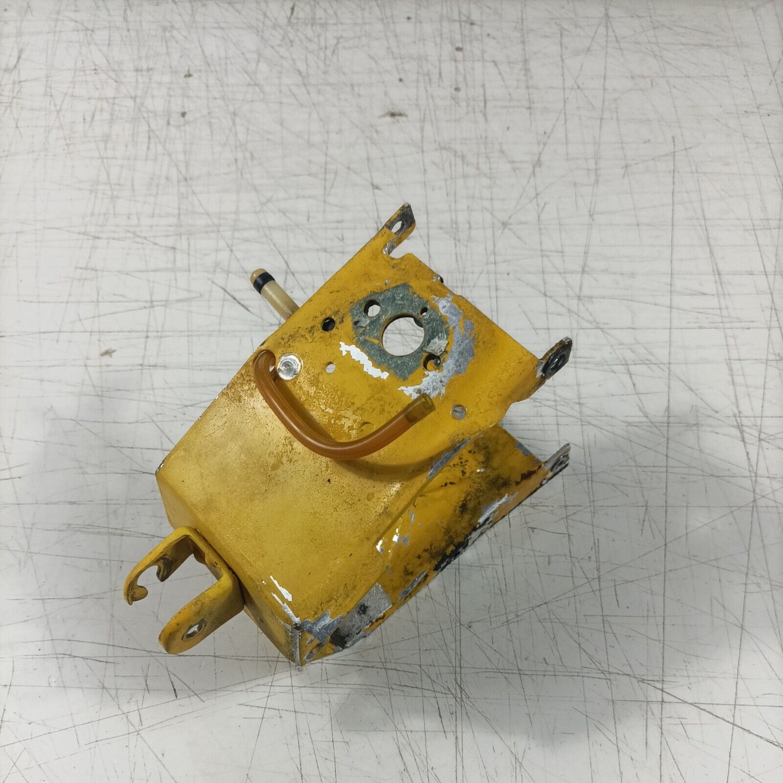 ricambi usati per MOTOSEGA ALPINA A 41 TELAIO SUPPORTO MANIGLIA E COPRI MOTORE