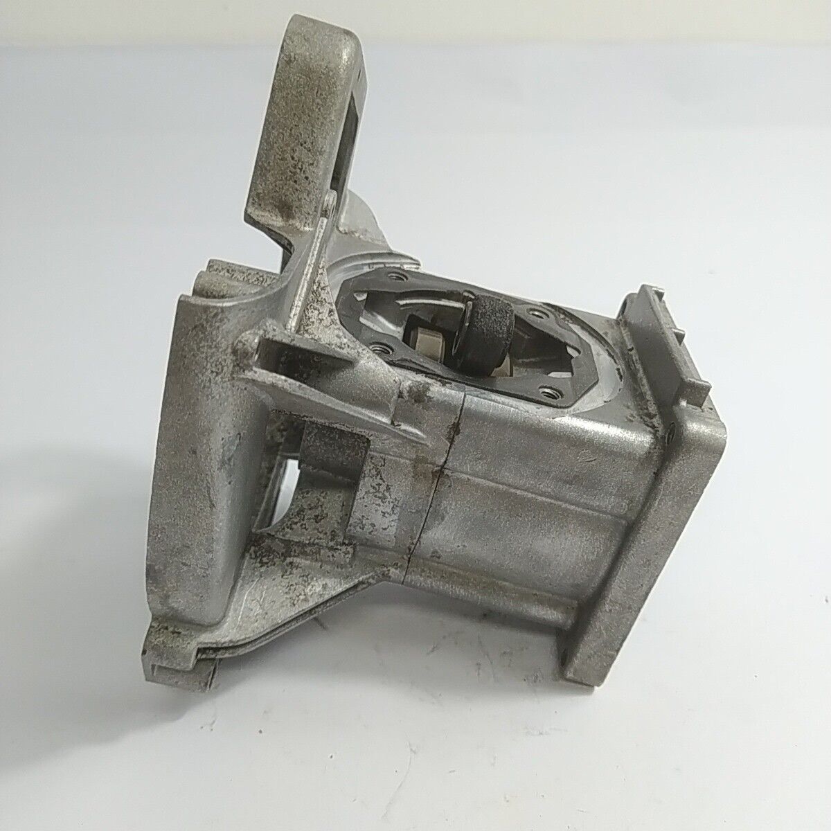 Ricambio BASAMENTO E ALBERO MOTORE Usato decespugliatore Mcculloch ELITE 3000