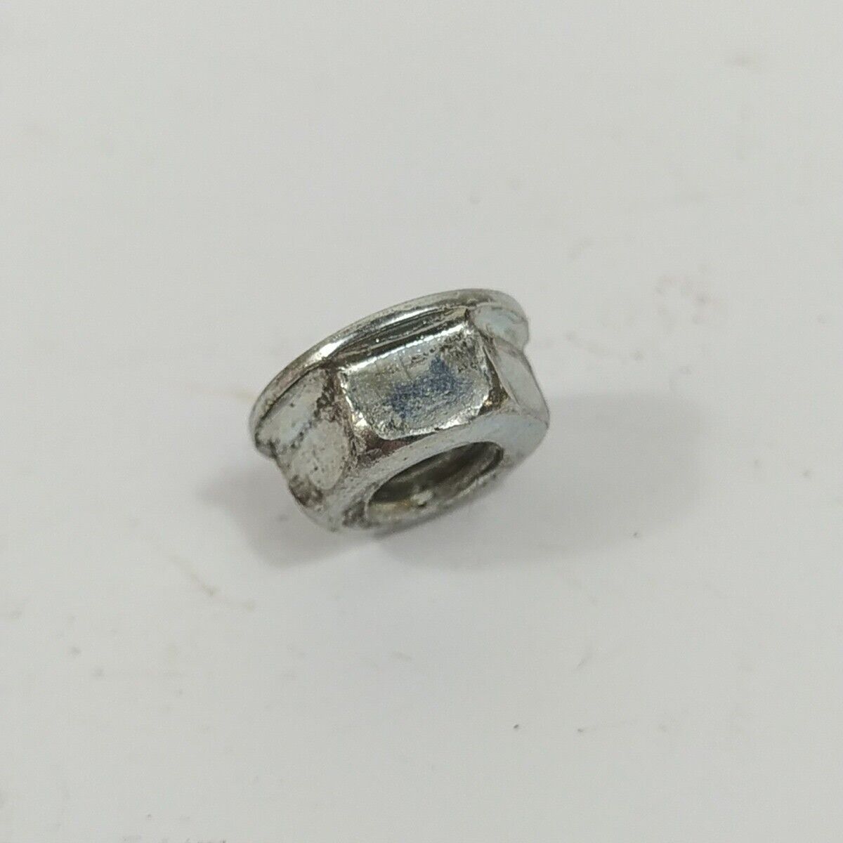 Ricambio DADO VOLANO ALBERO MOTORE per decespugliatore McCulloch 3800 usato