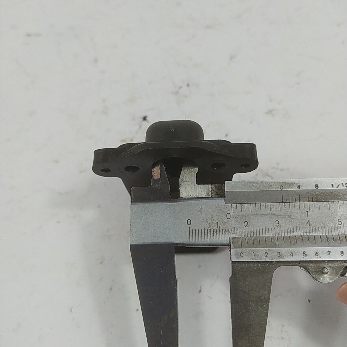 Ricambi RACCORDO CARBURATORE FILTRO ARIA per motosega ALPINA CASTOR 41 usati