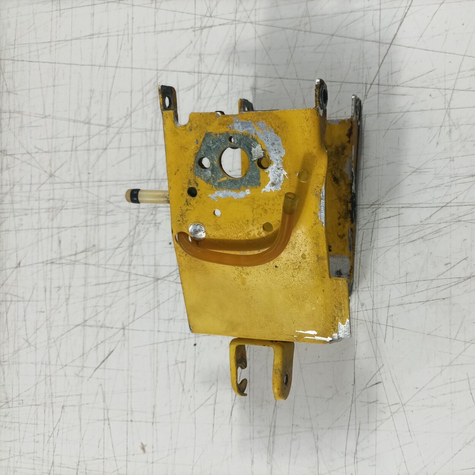 ricambi usati per MOTOSEGA ALPINA A 41 TELAIO SUPPORTO MANIGLIA E COPRI MOTORE