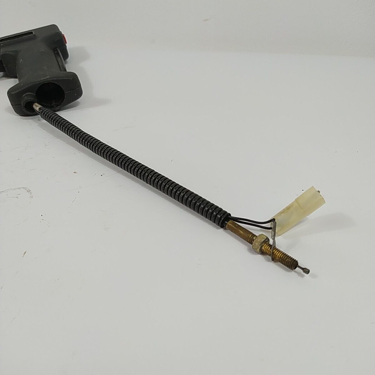 Ricambio MANIGLIA IMPUGNATURA 25 usato per DECESPUGLIATORE MCCULLOCH GT 50