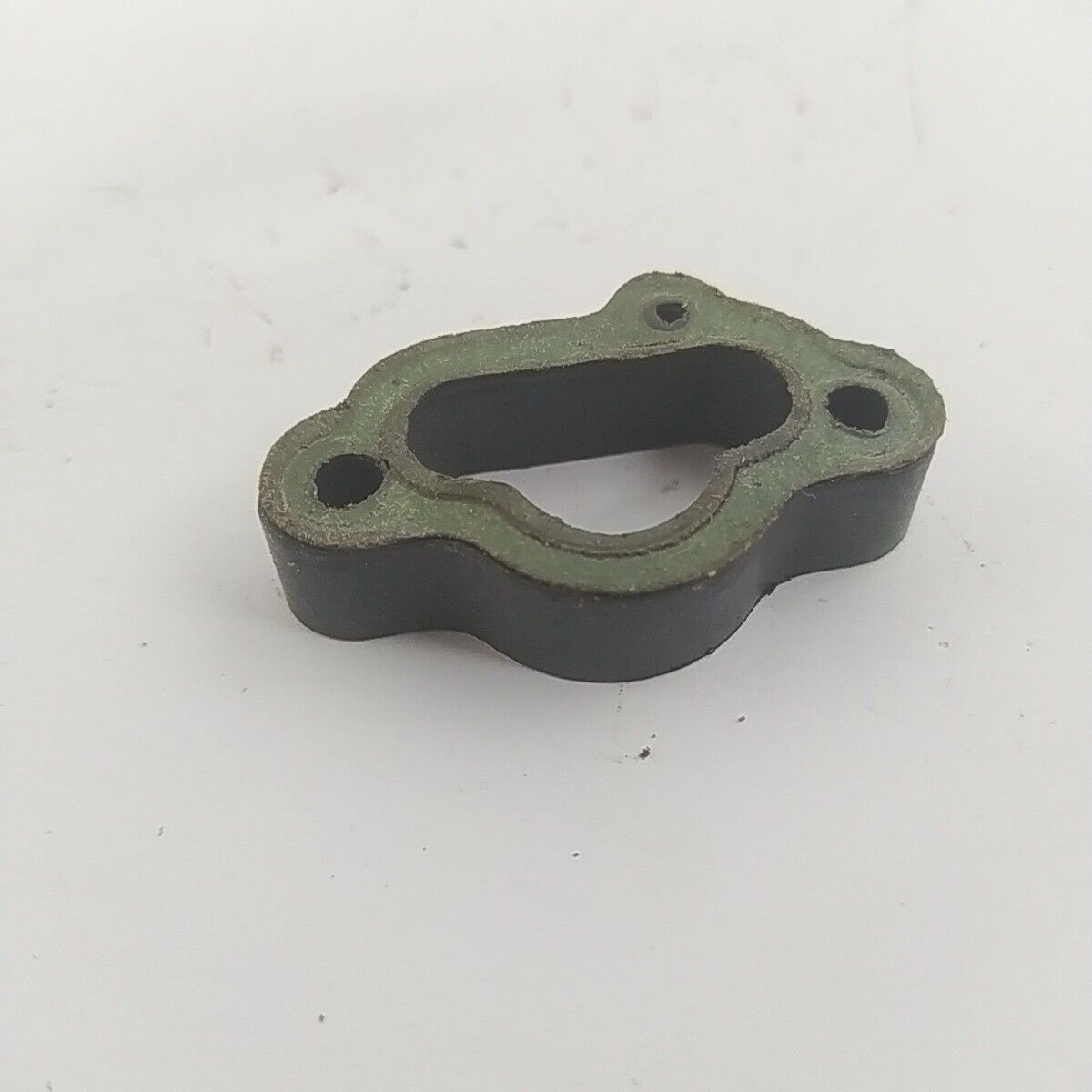 ricambi FLANGIA COLLETTORE CARBURATORE Per motosega castor ALPINA PROF 70 usati